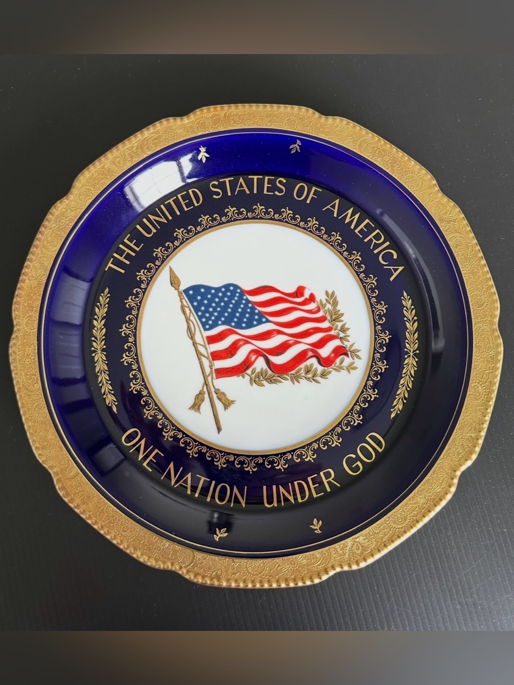 Vintage 1973 Lindner Kueps Bavaria
Cobalt 24k Gold US Flag Plate #957/3000